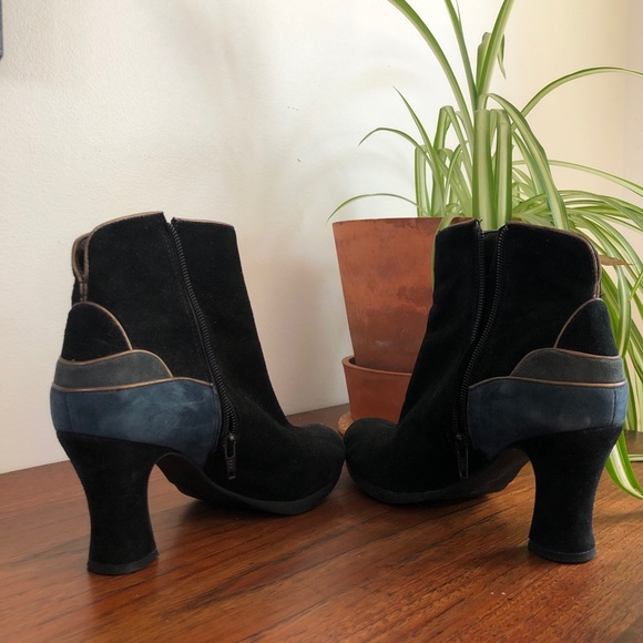 Clarks Suede booties - Picture 3 of 6